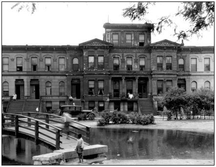 Click to enlarge photograph of Aldine Square, Vincennes Avenue, Chicago